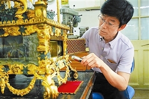 故宮“醫(yī)生”來(lái)深聊聊修文物——鐘表維修的匠心傳承