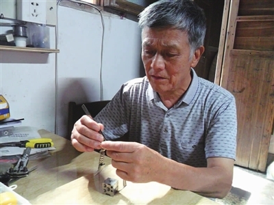 尋找老手藝人系列 時(shí)光的修補(bǔ)者——鐘表修理匠